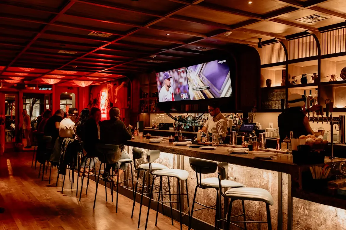 Alcohol Bar — Cocktails & late nights